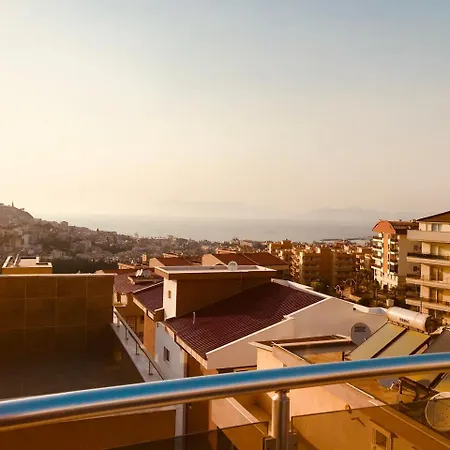 Luxurious With Overlooking The Aegean Sea And The Island Samos Сasa de vacaciones