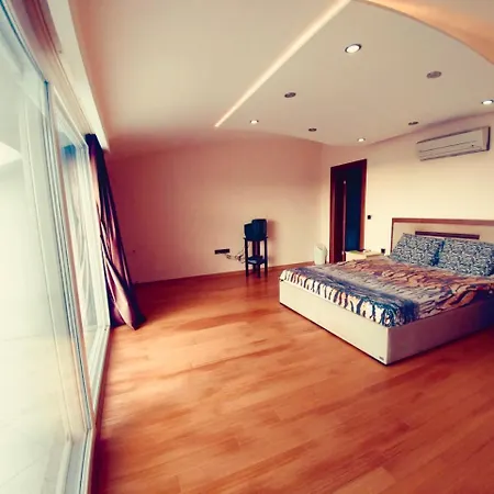 Luxurious With Overlooking The Aegean Sea And The Island Samos * Kusadası