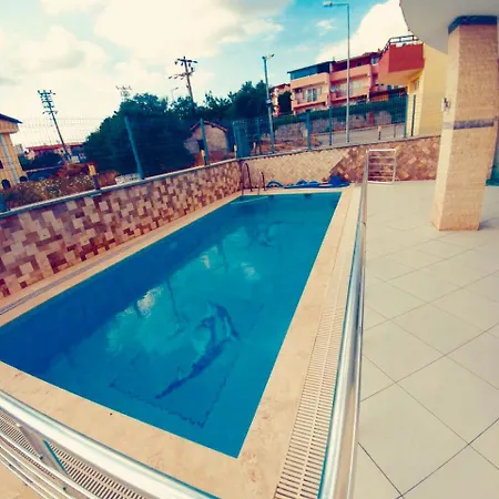 Luxurious With Overlooking The Aegean Sea And The Island Samos Сasa de vacaciones Kusadasi